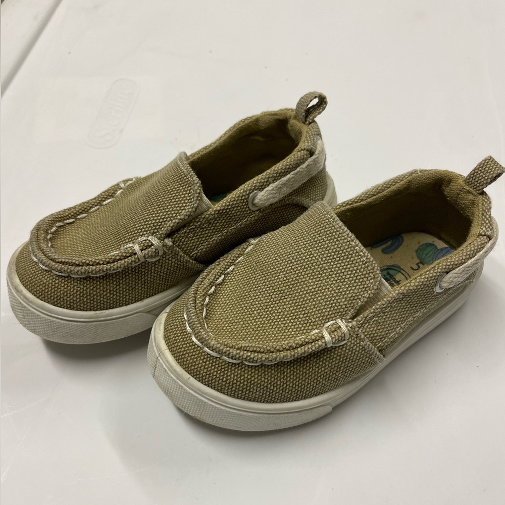 Wonder nation baby/toddler size 5 canvas slip in shoe. Good condition